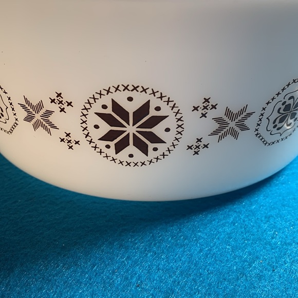 Pyrex vintage casserole with lid 2.5 qt - Picture 3 of 8